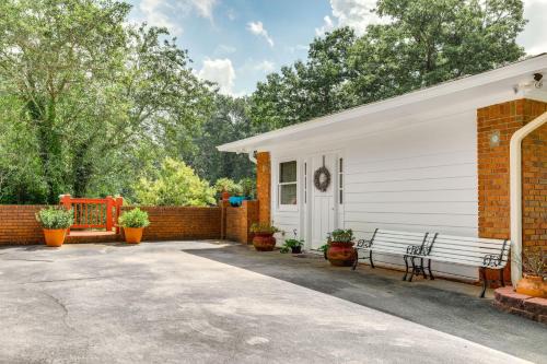 Stone Mountain Wohnung | Charming Studio about 5 Mi to Stone Mountain Park