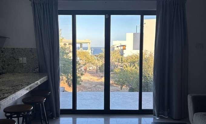 El Sargento Wohnung | Charming studio in serene El Sargento 2 blocks from the beach