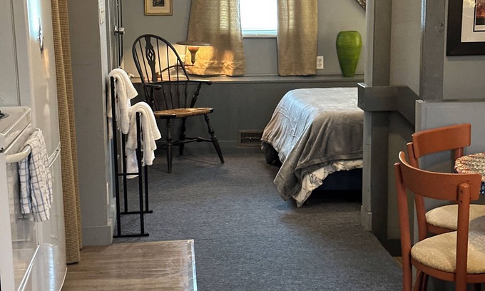 Amenia Wohnung | Charming studio w/WiFi & AC in welcoming Amenia salt water/heated pool seasonal