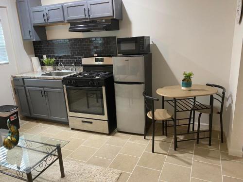 Lithonia Haus | Charming Three Bedroom in Arbor Links