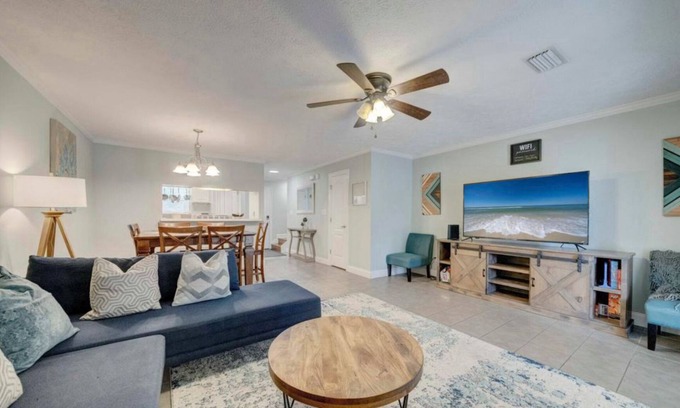Panama City Haus | Charming townhome in Historic St. Andrews!