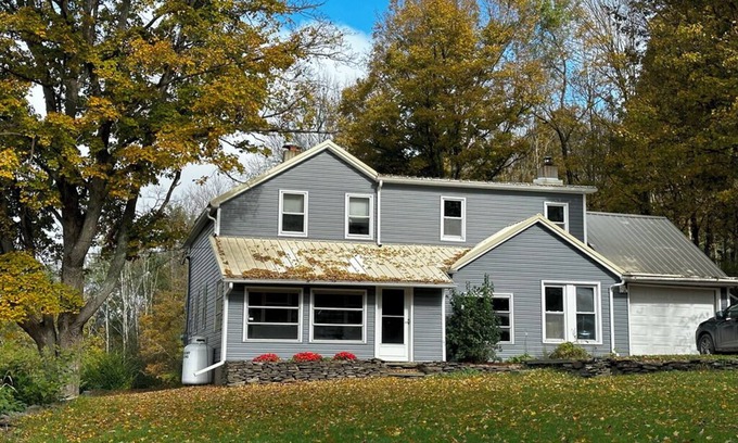 Morton Sonstige | Charming, Unique and Peaceful 3-bedroom Farmhouse on 500 acres in Great Bend, PA