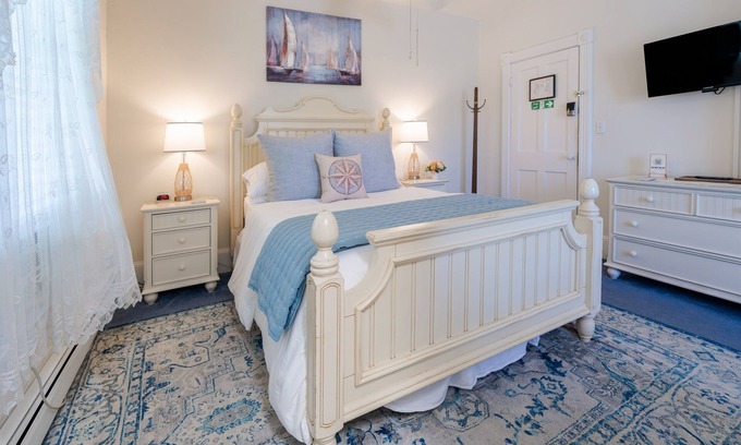 Marblehead Eigentumswohnung | Charming Victorian Lakeside B&B in Marblehead,Ohio