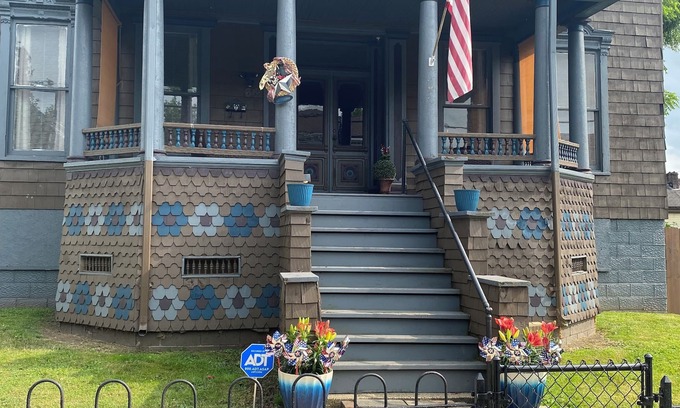 Wheeling Haus | Charming Wheeling Island home. Large cozy and spacious! Your home away from home