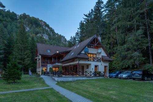 Blatnica Resort | Chatova osada Gader