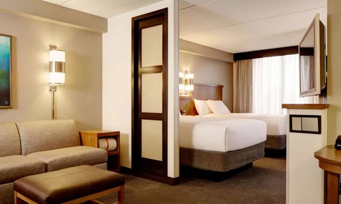 Tucson Haus | Check out Mt. Lemmon! 4 Pet-friendly Suite with FREE Parking! Seasonal Pool!