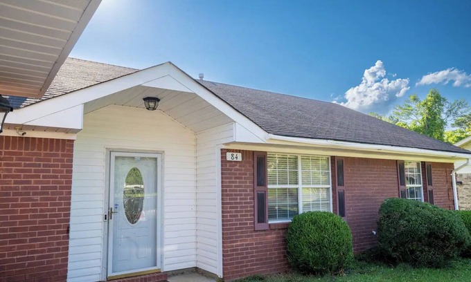 Columbus Haus | Cheerful 3-Bed Room Home in Columbus, MS