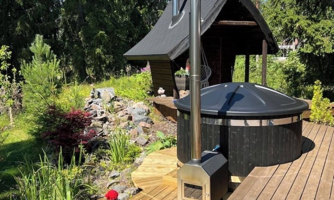 Almunge Hütte | Cheerful house with sauna and bathtub