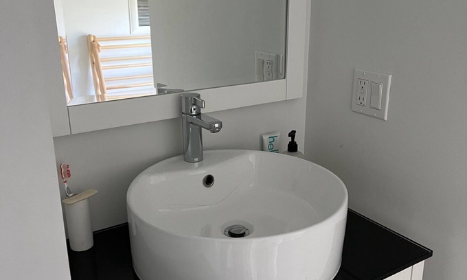 Old Greenwich Haus | Cheerful spacious family home in Old Greenwich - close to beach and town!