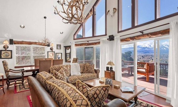 Carbondale Haus | Chef's Chalet | Gourmet Living w/ Views & Hot Tubs