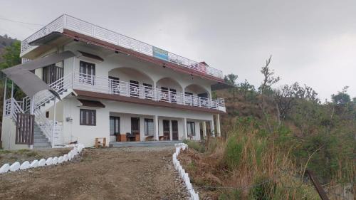 Bullawala Haus | Cherry Binhar, Matogi