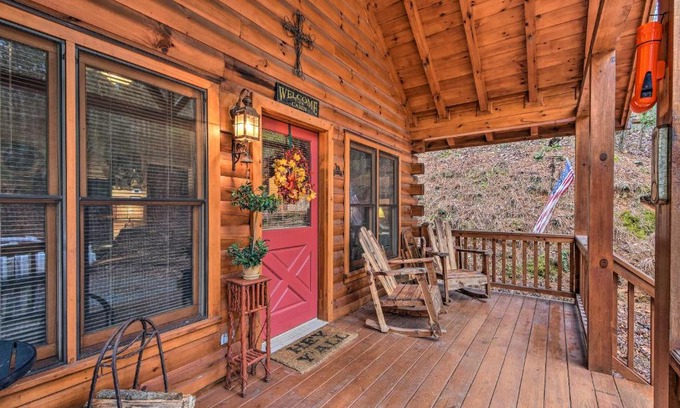 Cherry Log Haus | Cherry Log Cabin 10 Min to EllijayandBlue Ridge!
