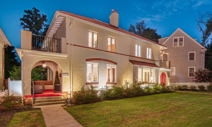 Northwest Haus | Chevy Chase 1920 charm 4 luxury bedrooms Spanish colonial close to everything,