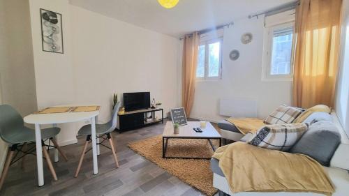 Cote Est Soquence Wohnung | Chez K&D T2 Jaune Le Havre