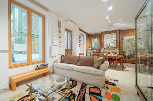 Les Puces de Saint-Ouen Haus | Chez l'Antiquaire, un repaire Arty aux Puces de Saint-Ouen