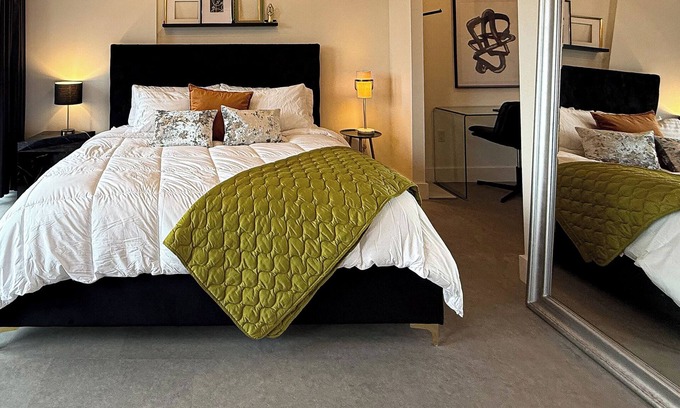 Central Business District Wohnung | Chic Balcony Studio in Newark