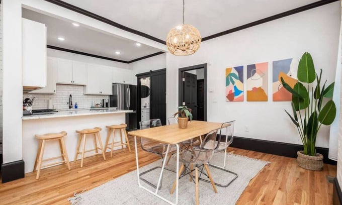 Victorian Village Wohnung | Chic & Clean | Walkable to Everything | Smart TV