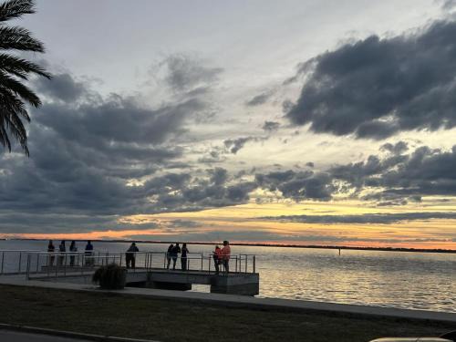 Southbank Wohnung | Chic riverfront apartment in downtown San Marco