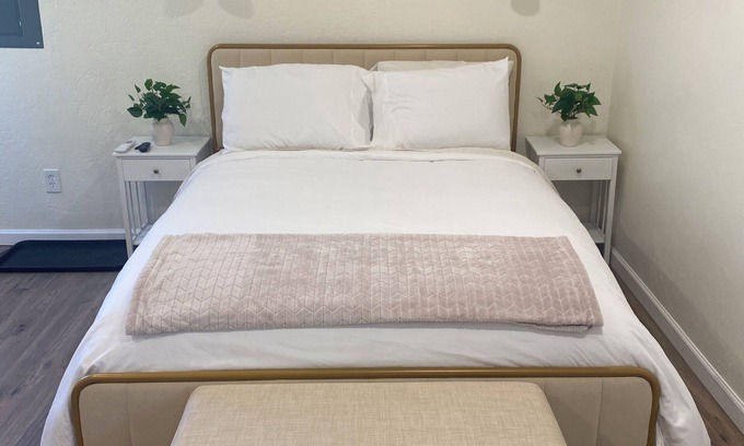 Riverdale Wohnung | Chic studio hideaway in Riverdale with AC, Wifi