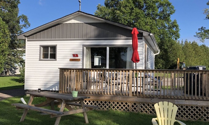 Lavigne Hütte | Chickadee #3 Graceland Cottages