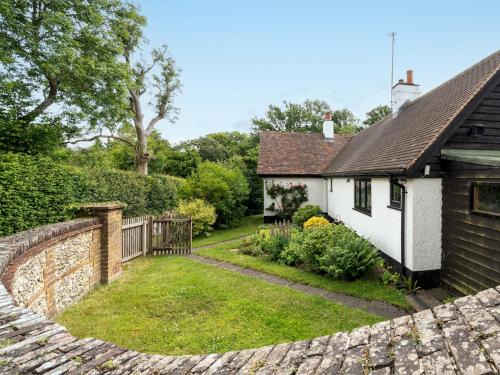 Little Missenden Haus | Chilterns Farm Cottage Hideaway Pass the Keys