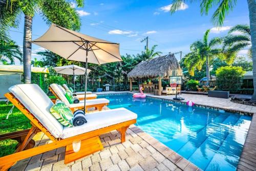 Pompano Beach Haus | Chique Pool and Tiki Resort