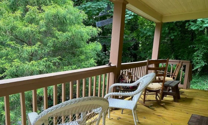 Harpers Ferry Hütte | Church Street Cottage