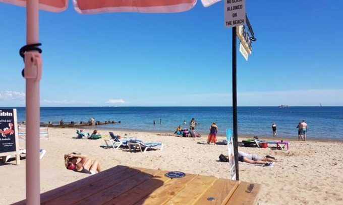 Swanage Haus | Church View 2 bed cosy Cottage in Swanage with family and pet friendly garden.