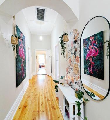 Clare Haus | Clare Cottage with 3 King Suites