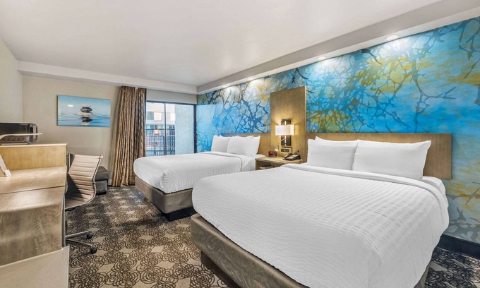 Murfreesboro Hotel | Clarion Inn