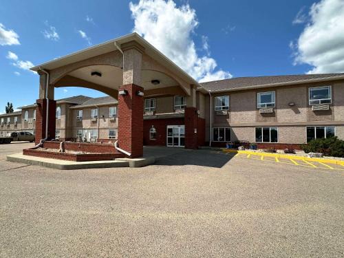 Rimbey Hotel | Clarion Pointe
