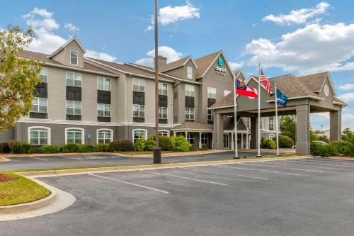 Columbus Hotel | Clarion Pointe Columbus-Bradley Park