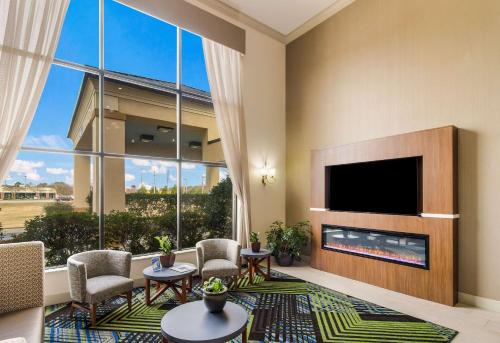 New Bern Hotel | Clarion Pointe New Bern