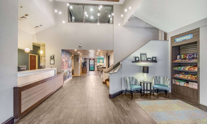 Wake Forest Hotel | Clarion Pointe Wake Forest - Raleigh North