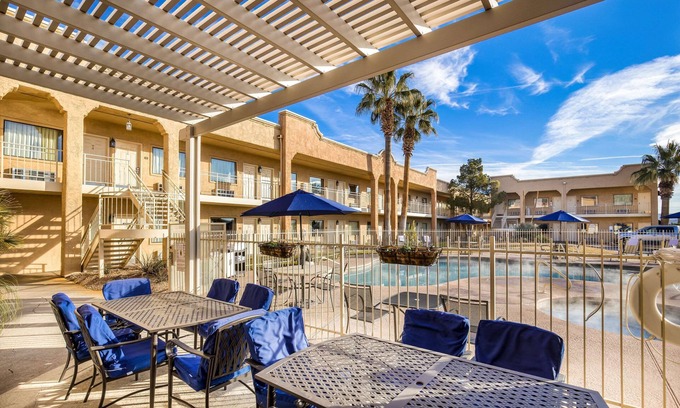 St. George Hotel | Clarion Suites St George - Convention Center Area