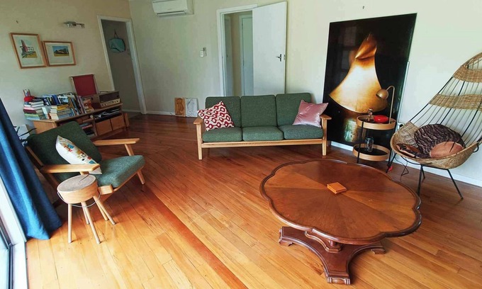 Otaki Haus | Classic 1960s home amongst native trees