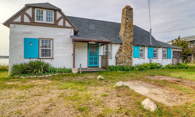 East Chop Haus | Classic Oak Bluffs Beach House | Excellent Harbor Views | Near Shops & Dining
