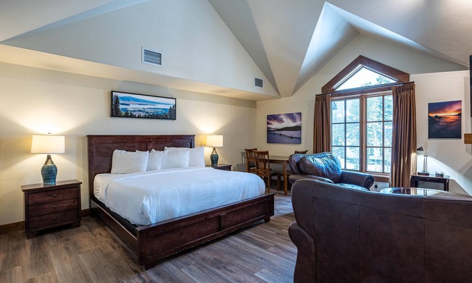 Tamarack Eigentumswohnung | Classic Studio in Osprey Meadows with Fireplace