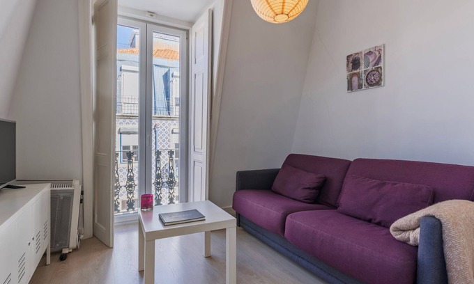 Alfama Wohnung | Classic Topfloor Apartment by LovelyStay