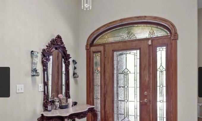 Duquesne Haus | Classy 4 bedrooms 4 bathrooms house with pool &hot-tub in up scale neighborhood