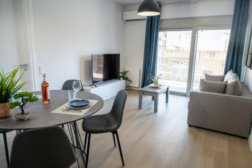Kaisariani Wohnung | Classy and stylish flat near Pagrati region (D2)
