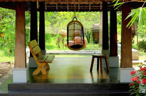 Irinjalakuda Haus | Clayfingers Art Cottage