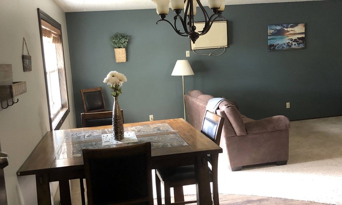 Aberdeen Wohnung | Clean and Comfy!! 2 Bedrooms!