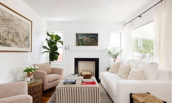 Sugar House Haus | Amazing Location Heart of SLC Comfortable + Cozy Cottage