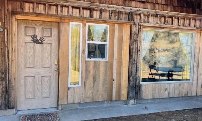 Boulder Haus | Clean, cozy studio nestled in the Grand -Staircase, near the Parks