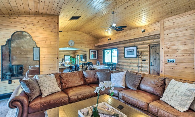 Clifton Kabine | Clifton Retreat w/ Breathtaking Mt Backdrop!