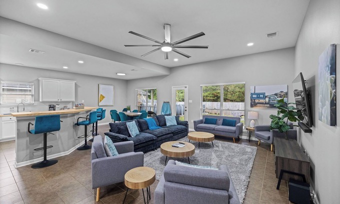 Ponchatoula Haus | Close to Chappapeela Open Floor plan with Pool