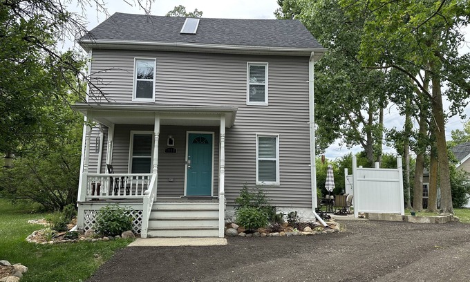 Dicken Haus | Close to Everything