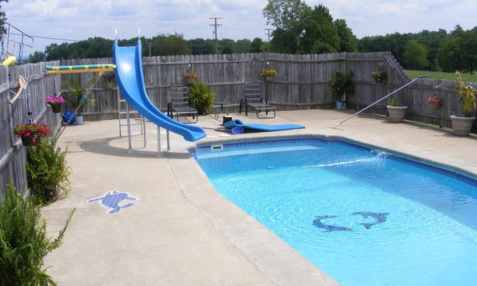 Hico Haus | INGROUND PRIVATE POOL UND SPA / -PRIVATE / FISH FEEDING POND-BASKETBALL COURT-L @@ K!
