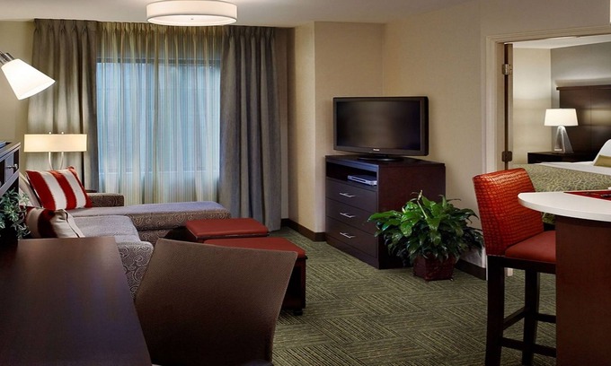 Lanham Wohnung | In der Nähe der U-Bahn & Amtrak Station | 24-Stunden-Fitnesscenter + kostenloses Frühstück